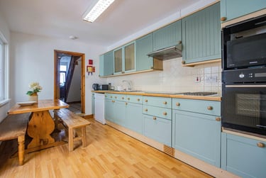 6 bed house, Flora Street, Cathays, Cardiff, CF244EQ - Image 2